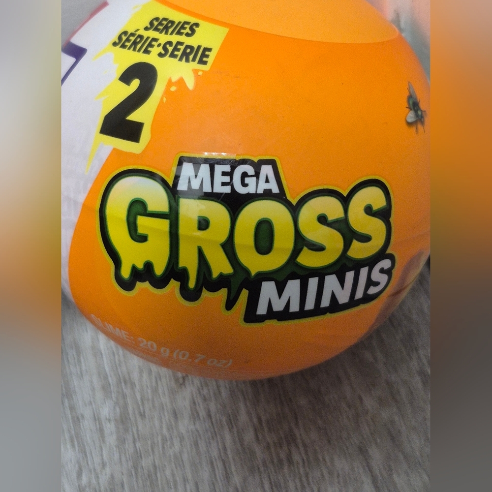 Zuru Mega Gross Minis Series 2 5 Suprises Buttella Extra Lumpy Collectible Toy